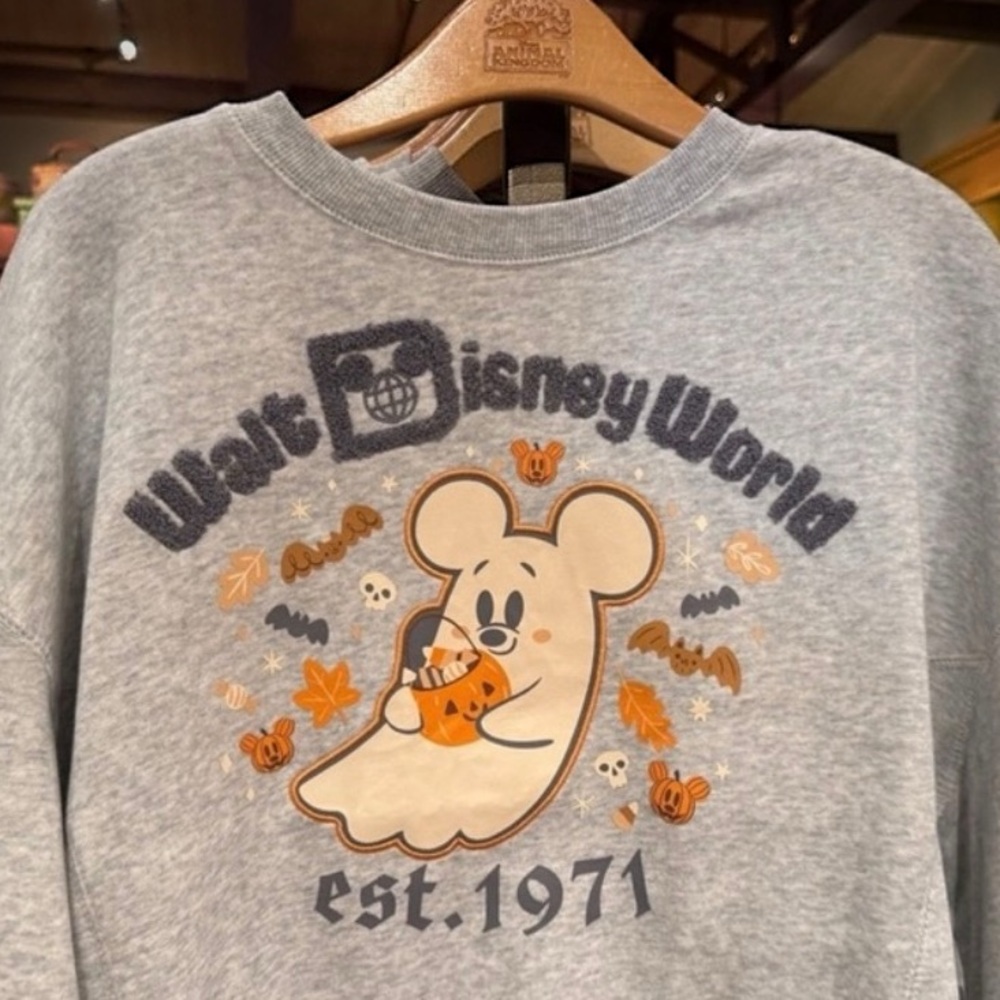 NWT Disney Mickey Cutie Ghost Crew Neck Sweatshirt ~ Size M (Walt Disney World)